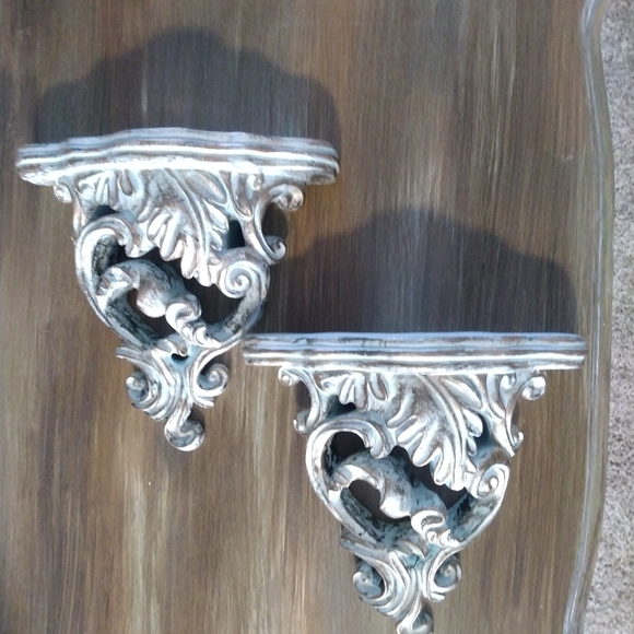 Antique Finish Old World Style Decorative Shelves - Picture 6 of 12